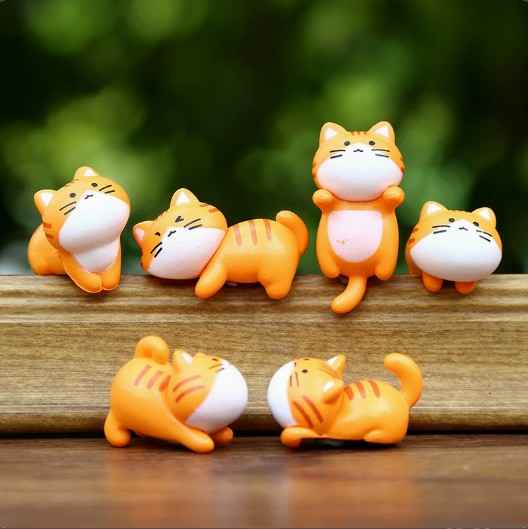 Desk-reclining Cat Plush Toy Creative Landscape Decoration Anime-themed Small Ornament