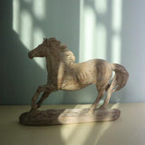 Maxbell Horse Statue Lightweight Ornament Horse Sculpture for Bookcase Weddings Desk brown