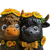 Maxbell Highland Cow Couple Figurine Tabletop Ornament for Farmhouse Desk Home Decor