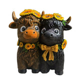 Maxbell Highland Cow Couple Figurine Tabletop Ornament for Farmhouse Desk Home Decor