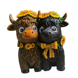 Maxbell Highland Cow Couple Figurine Tabletop Ornament for Farmhouse Desk Home Decor