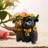 Maxbell Highland Cow Couple Figurine Tabletop Ornament for Farmhouse Desk Home Decor