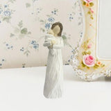 Maxbell Family Figurines Art Crafts Decorative Keepsake for Bedroom Home Living Room New Mom