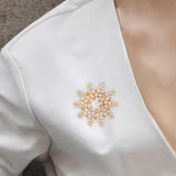 Maxbell Snowflake Brooch Pin Elegant Winter Snowflake Brooch for Dress Clothes Scarf Gold