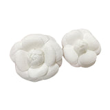 2Pcs Camellia Flower Brooches Lapel Pins for Suit Sweater Coat Dress Banquet White