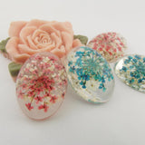 Maxbell Hollow Cube Plastic Candle Mold Tealight Candle Holder Mould & Dried Flowers