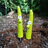 Maxbell 2 Pieces Garden Stakes Plant Art Rustic Ornaments for Park Outside White Eyes