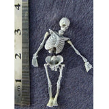 Unassembly Unpainted Kit 1/35 Resin Skull Skeleton Models for Diorama Scene