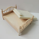 Maxbell 2pcs 1:12 Scale Dollhouse Double Bed Collection Bedd for Kids