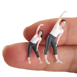 Maxbell 2 Pieces Miniature Sports Figure Dioramas Train Layout Fitness Couple Figure