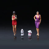 Maxbell 2Pcs 1/64 Diorama Feamle Figure with 2 Dog Layout Realistic Miniature People A