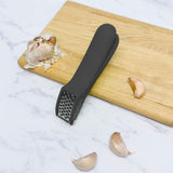 Maxbell Garlic Crusher Mincer Garlic Extractor Garlic Crusher for Nuts Hummus Ginger black