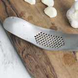Maxbell Garlic Crusher Practical Hand Press Garlic Press for Camping Cafe Restaurant