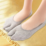 Maxbell 3xWomen 2 Toe Flip Flop Socks Women No Show Toe Socks for Loafer Shoes Sneaker Light Gray