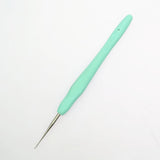Maxbell 2 Pieces Plastic Grip Handle Metal Crochet Hook for Hand Sewing