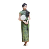 1/64 Scale Miniature Cheongsam Girl Figure Diorama for Miniature Scene Decor Round Fan