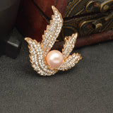 Maxbell Elegant Leaf Brooch Jewellery Gold Crystal Rhinestone Faux Pearl Brooch Pin for Women