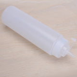 Maxbell White Plastic Sauce Squeeze Bottle Dispenser - 24oz