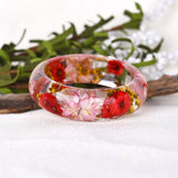 Maxbell 2Pcs Women Clear Lucite Bangle Daisy Dried Flower Pressed Incased Bracelet