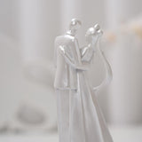 Maxbell Romantic Resin Bride and Groom Figurines Couple Dolls for Wedding Parties