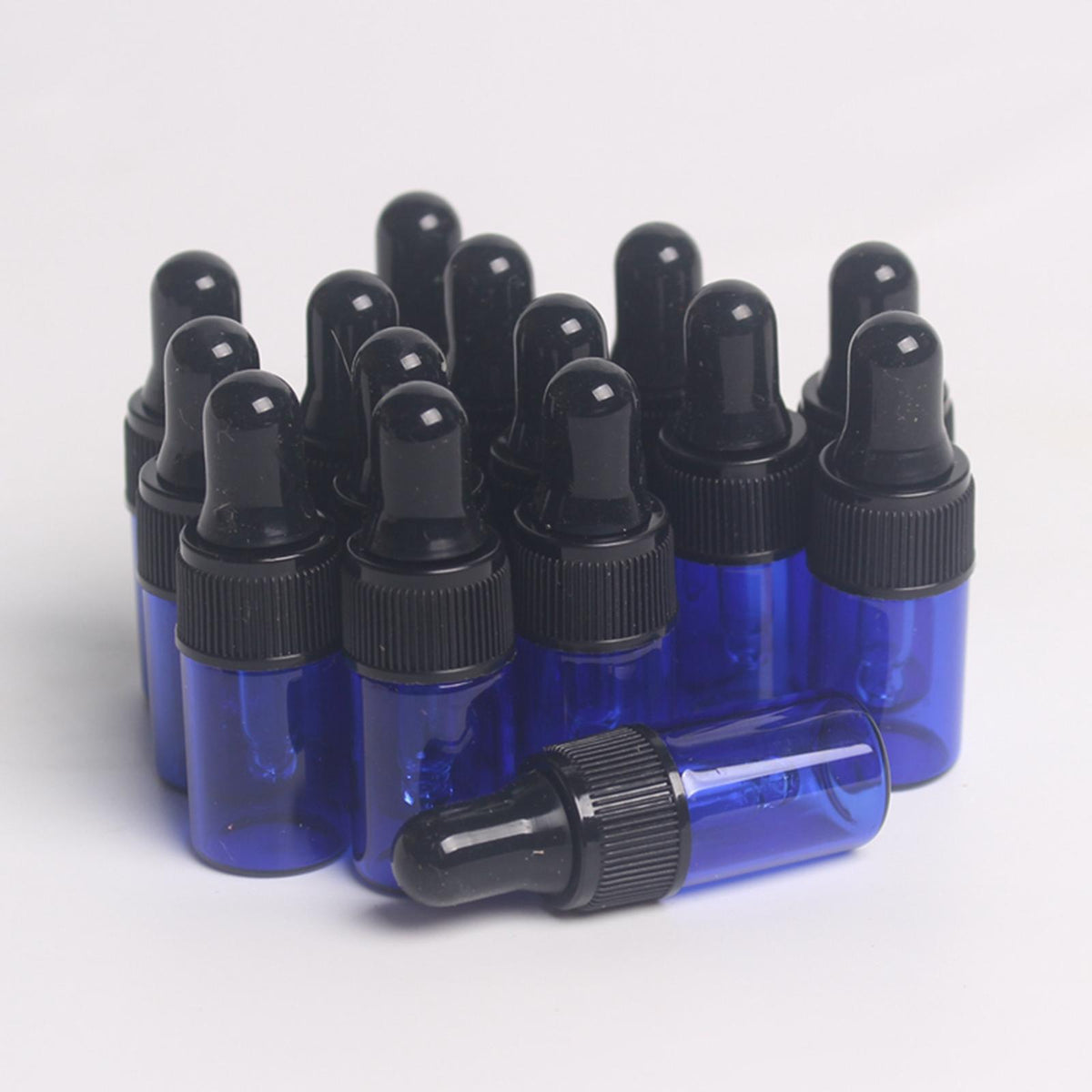 Maxbell 15 Pieces Glass Dropping Bottles Portable Refillable for Perfume Storage 1ml Blue Black