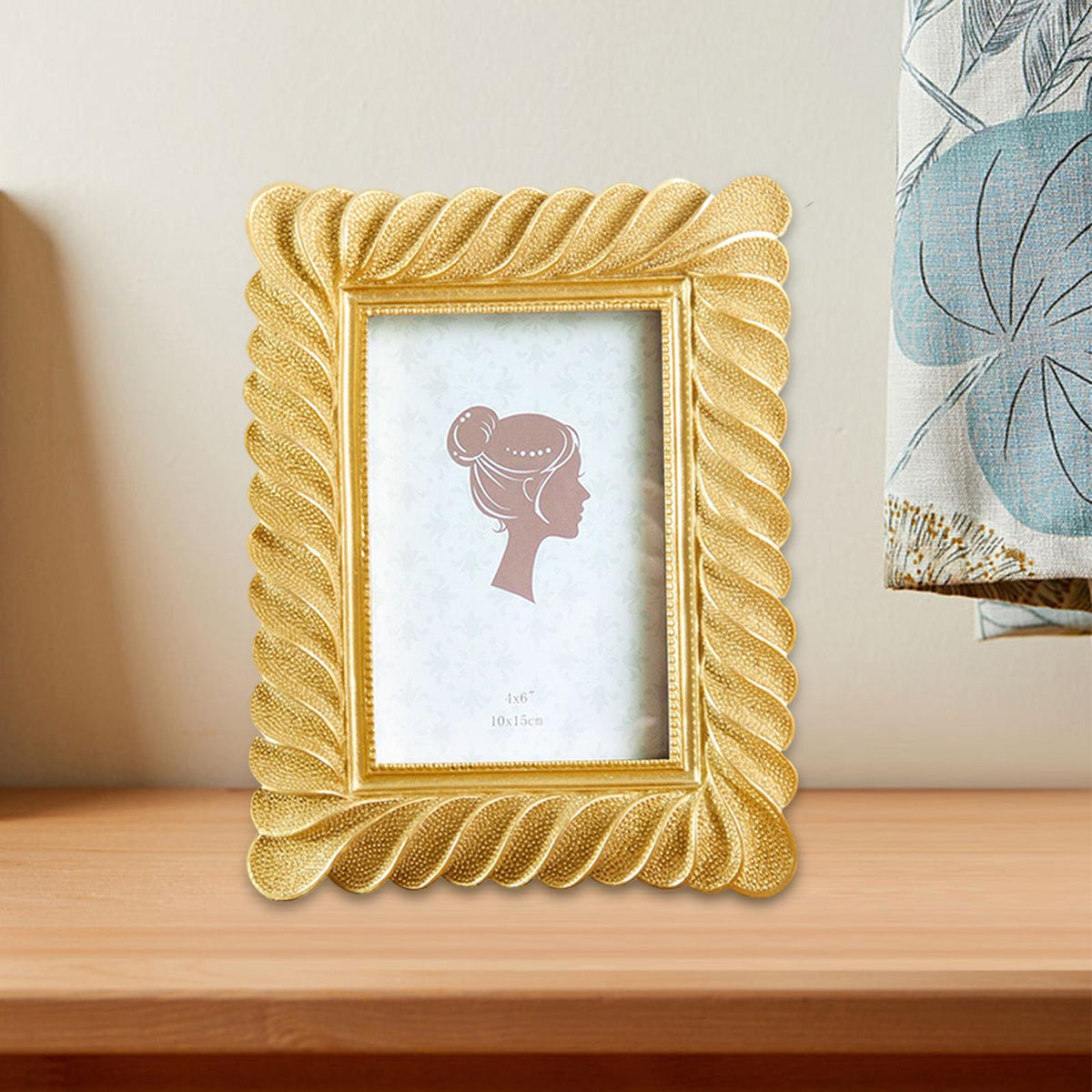 Maxbell Carved Picture Holder Luxury Resin Photo Display Frame for Home 17.5cmx23cm
