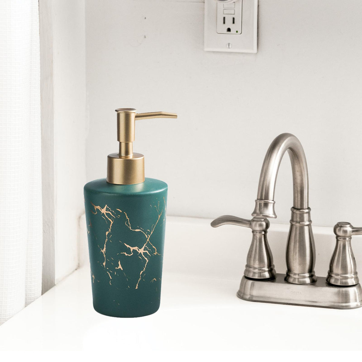 Maxbell Soap Dispenser Hand Pump 250ml Refillable Reusable for Office Bathroom Green