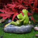 Maxbell Sitting Frog Sculpture Smooth Realistic Statue for Patio Porch Windowsill