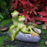 Maxbell Sitting Frog Sculpture Smooth Realistic Statue for Patio Porch Windowsill