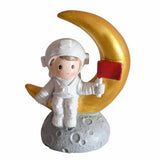 Max Couple Resin Astronaut Ornament for Party Cake Decor