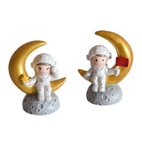 Max Couple Resin Astronaut Ornament for Party Cake Decor
