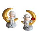 Max Couple Resin Astronaut Ornament for Party Cake Decor