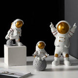 Resin Astronaut Spaceman Statue Ornament Home Office Desktop Figurine Decors Gold 9.5x8x15.5CM