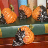Maxbell Skull Decor Prop Halloween Resin Skull Ornament for Home Tabletop Office StyleA