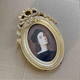 Maxbell Polyresin Oval Photo Display Frame, Wall Hanging Home Decor Gift 7 inch