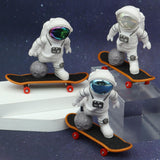 Maxbell 3Pcs Astronaut Statues Cake Toppers Figurines for Windowsills Crafts Decor White