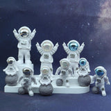 Maxbell 3Pcs Astronaut Statues Cake Toppers Figurines for Windowsills Crafts Decor White