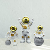 Maxbell 3Pcs Astronaut Statues Spaceman Ornaments for Cake Topper Decoration Crafts Aureate