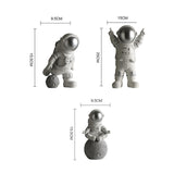 Maxbell 3 Pieces Modern Spaceman Figurines Astronaut Statue for Office Bedroom Table Argent