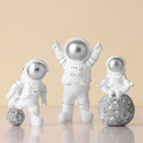 Maxbell 3 Pieces Modern Spaceman Figurines Astronaut Statue for Office Bedroom Table Argent