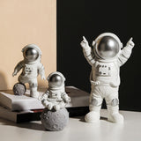 Maxbell 3 Pieces Modern Spaceman Figurines Astronaut Statue for Office Bedroom Table Argent