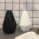 Maxbell Flower Vase Decorative Porcelain Vase for Table Centerpieces Bar Anniversary White