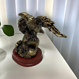 Maxbell Resin Figurine Desk Artwork Home Decor Eagle Statue for Cafe Party Bookshelf