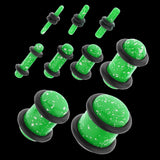 Maxbell 18 Pieces Saddle Ear Plug Stretcher Expander Tunnels with O-Rings Green