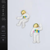 Maxbell Novelty Refrigerator Magnets Waving Astronaut Astronaut for Kitchen Aureate