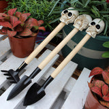 Maxbell 3 Pieces Creative Rake with Skull Decor Skull Statue Garden Rake for Digging White