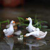 Maxbell Duck Statue Home Decor Yard Decoration Garden Figurine for Lawn Office Room