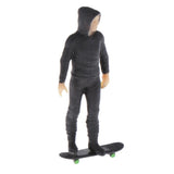 Max 1:64 Figures Diorama Skater Boy with Skateboard Miniature Model  Black