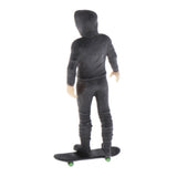 Max 1:64 Figures Diorama Skater Boy with Skateboard Miniature Model  Black