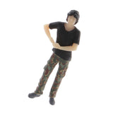 Max 1:64 Figures Diorama Repair Factory Middle-aged Uncle Lean against car